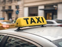 Los beneficios de viajar con chóferes bilingües en nuestros taxis