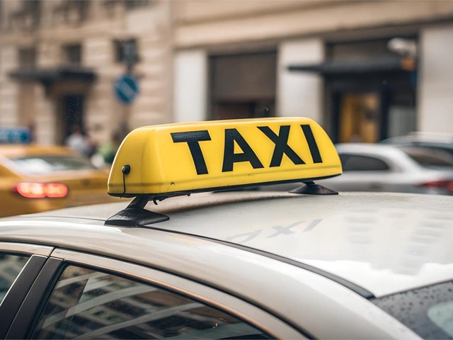 Los beneficios de viajar con chóferes bilingües en nuestros taxis